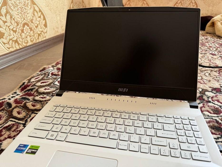 Noutbuk MSI SWORD i7  1 TB