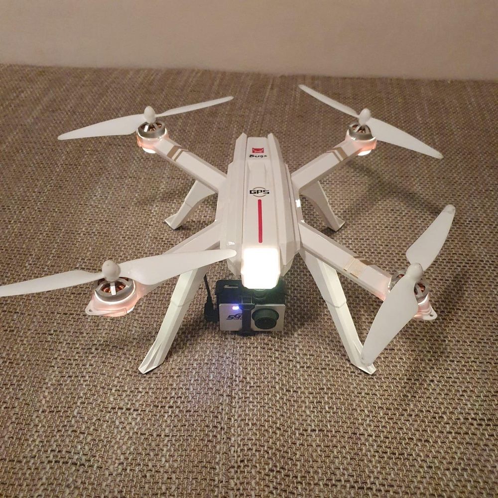 Drona MJX Bugs 3 PRO