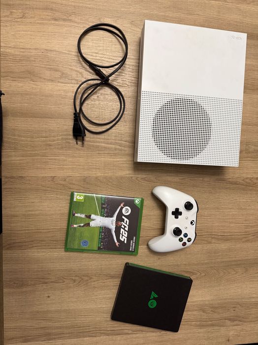 Xbox one S + EA FC 2025