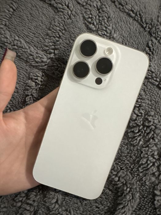 Продам Айфон 15 про