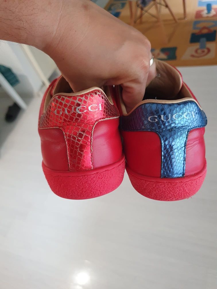 Gucci Ace Embroidered sneaker red