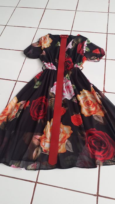 Rochii elegante marimi 44 46 48 50  160 lei lei