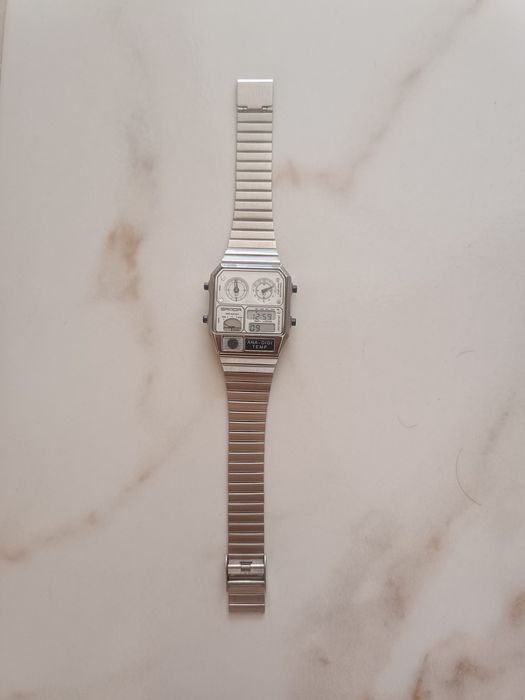 Часовник електронен