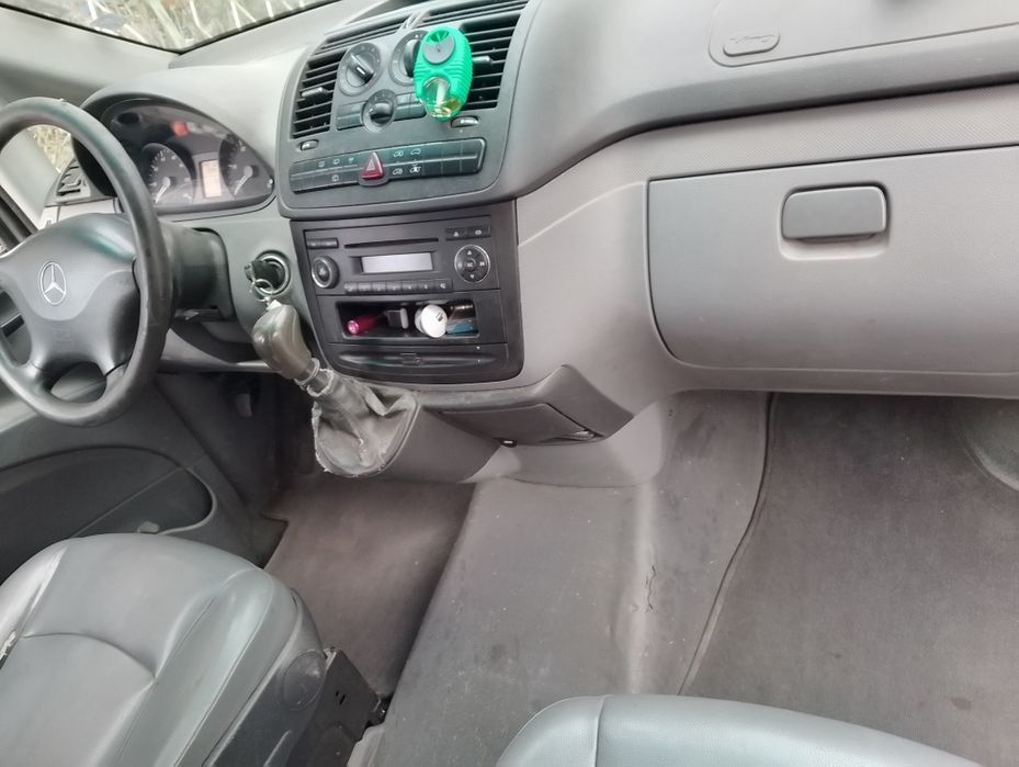 Продавам Мерцедес вито