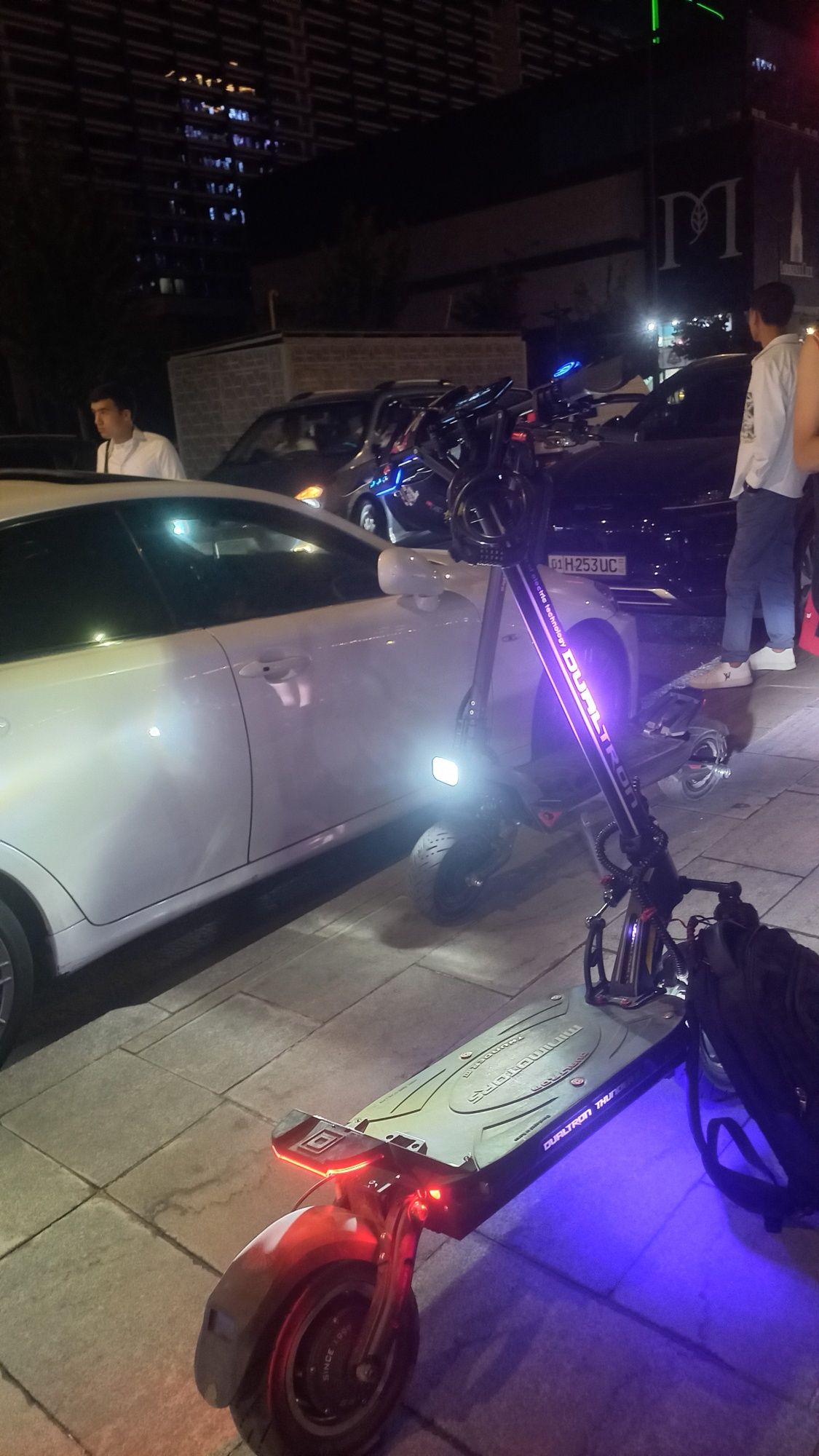 ПРОДАЮ СРОЧНО мощный электросамокат Dualtron thunder 3