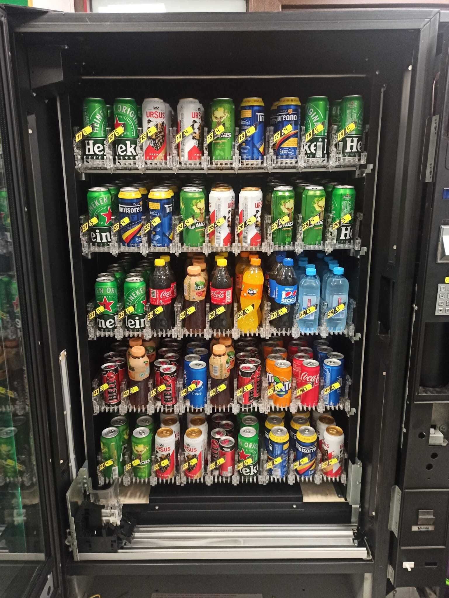 Aparat vending de bauturi G-Drinks