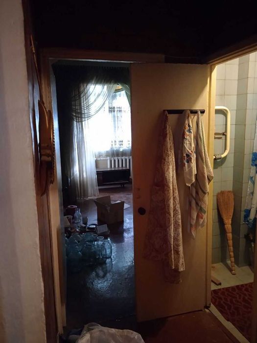 Продаётся первая линия, можно под офис Юнусабад 3, 2/1/4, 58,5м2