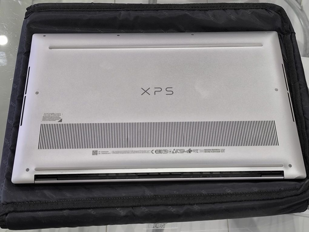 Dell XPS 15 9500 4K Touchscreen,i7,16gb RAM,1 TB NVMe ssd