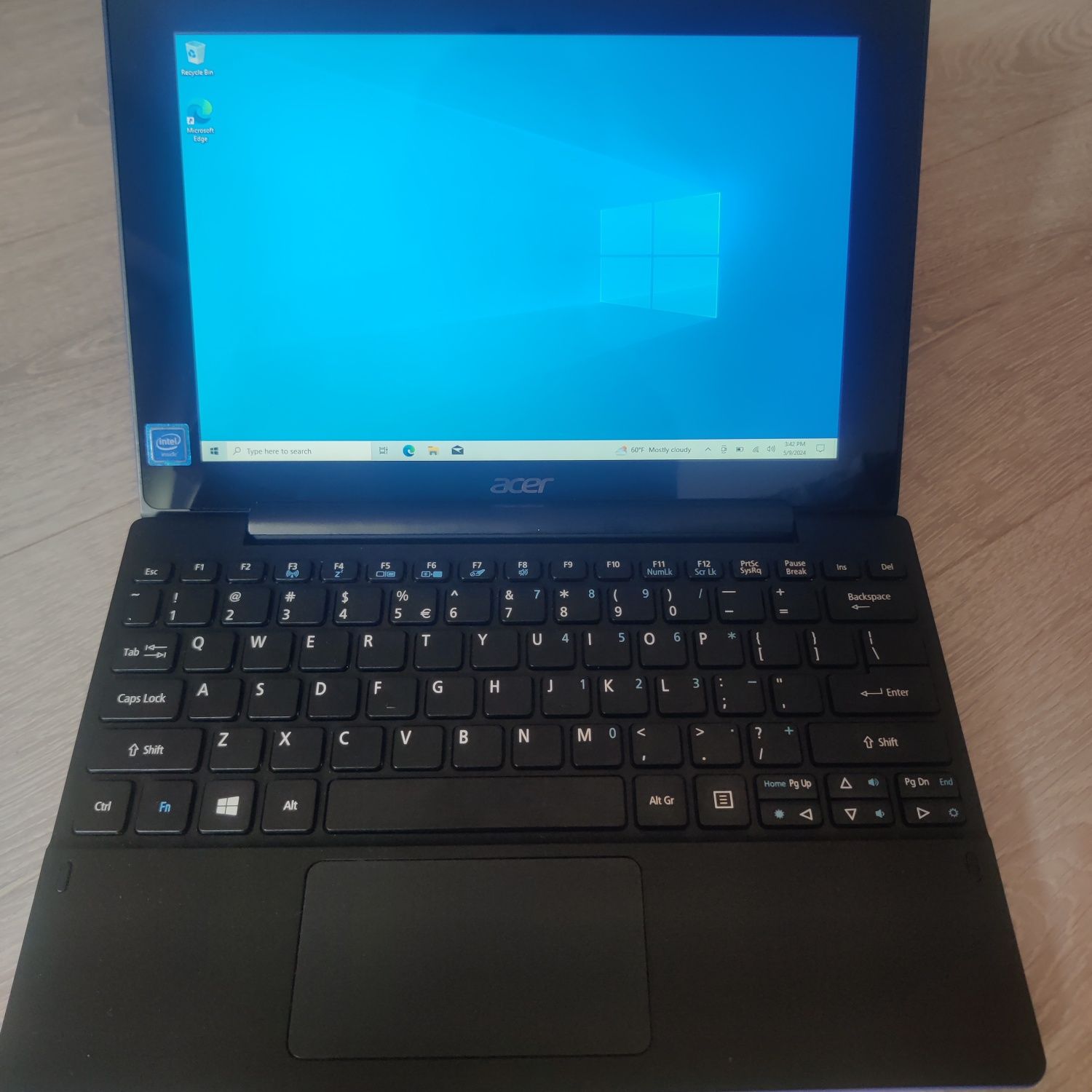 Laptop-tableta Acer Aspire Switch 10 E (SW3-016)
