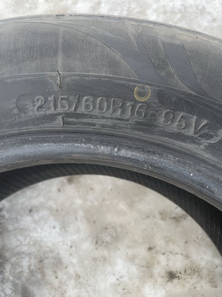 Продам летнюю резину 215/60 r16