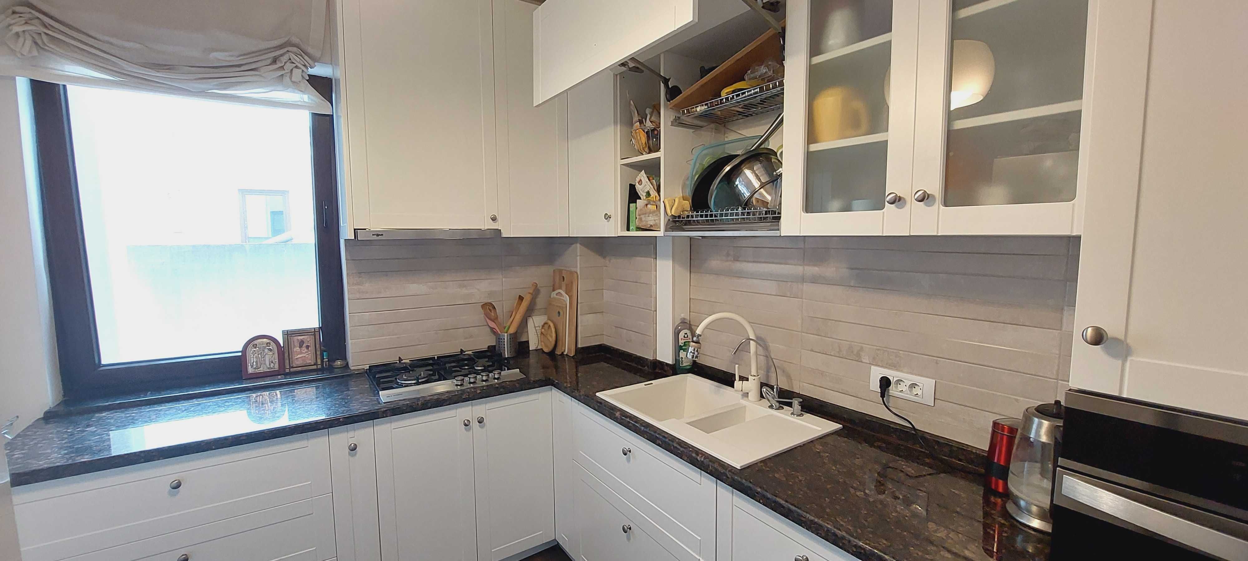 Apartament 3 camere + spațíu tehnic + garaj
