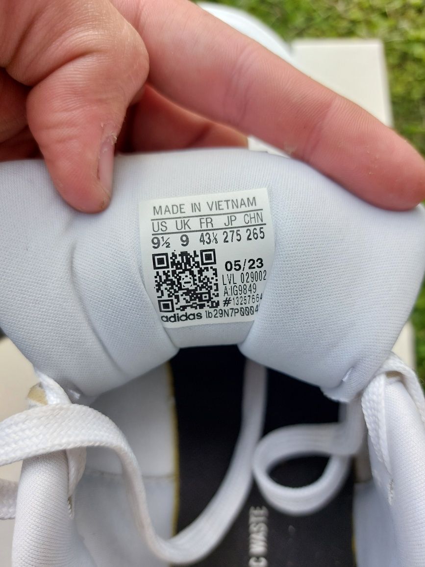 Продавам кецове Adidas Park Street