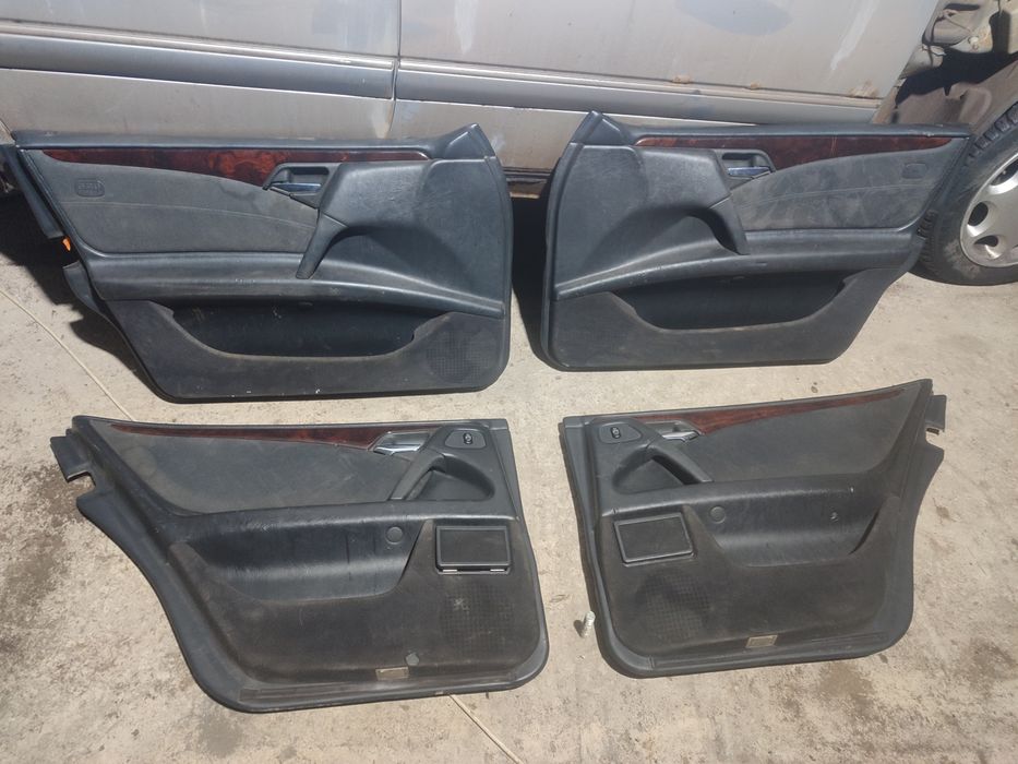 Обшивка двери на Мерседес W210