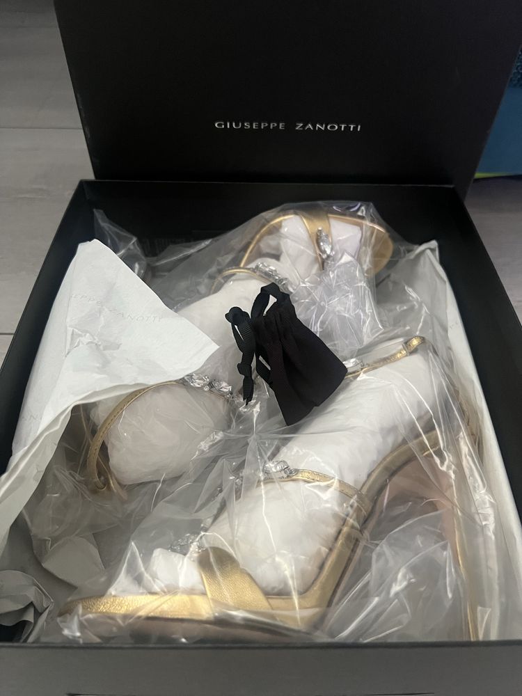 Sandale Giuseppe Zanotti - Elba rhinestone embellished 39