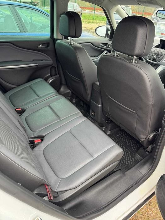 Opel Zafira Tourer 2012