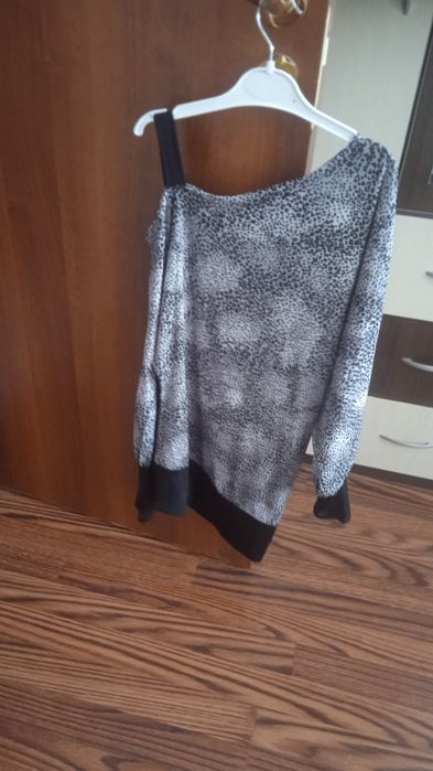 Дамски блузи М размер.