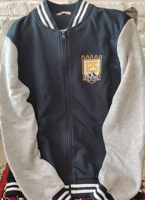 Бомбер частной школы 125