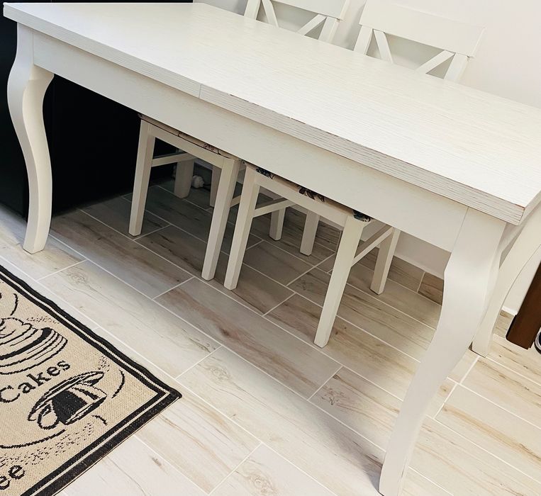 Masă  alba extensibila din lemn masiv