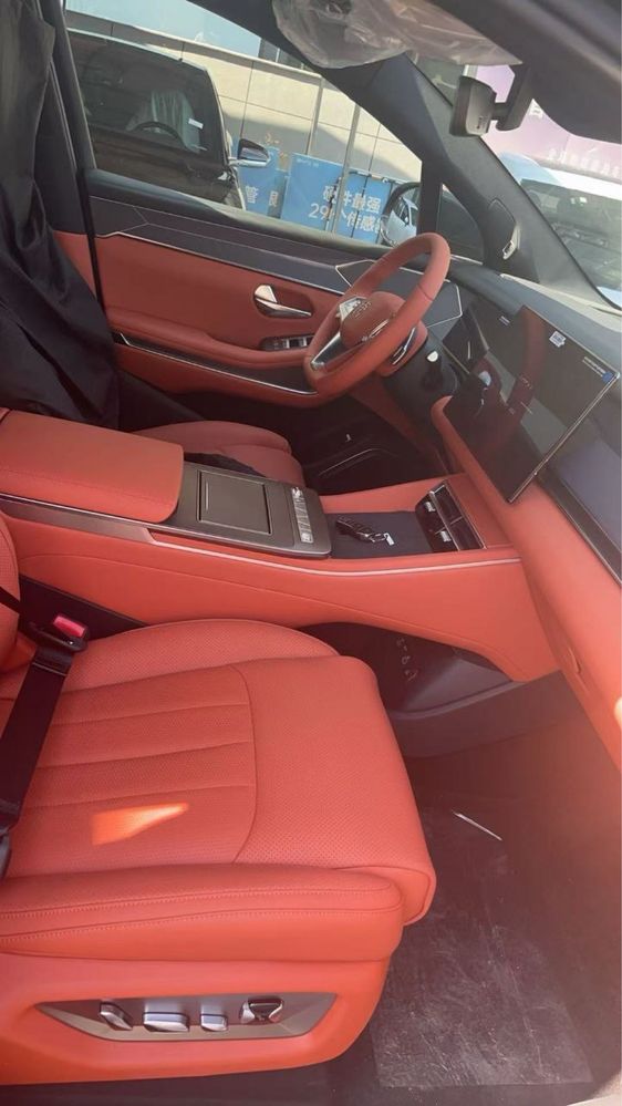 BYD Tang L Flagship 670km