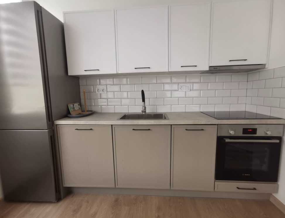Дава се под наем Тристаен апартамент в Пловдив, Кършияка - 90 кв.м за 625 € - Снимка #2