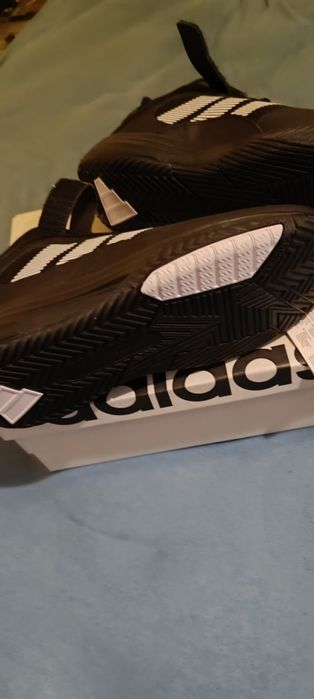 Vând adidași baiat