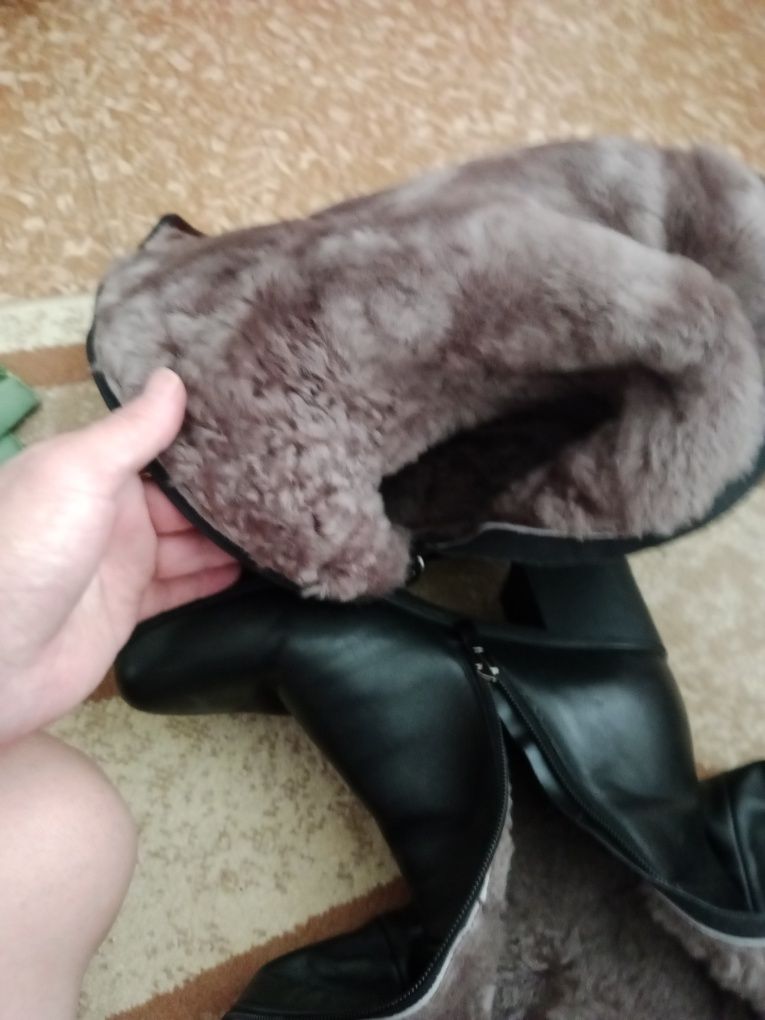 Срочно продам сапоги