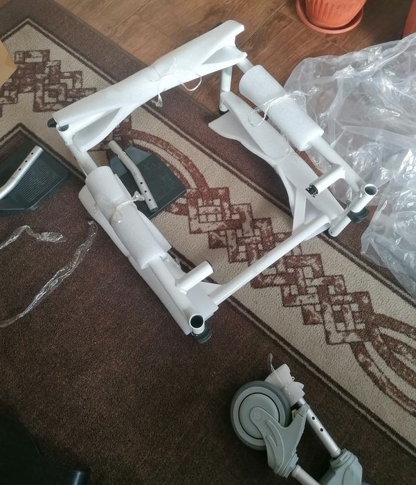 Комбиниран инвалиден стол / количка за трудно подвижни хора