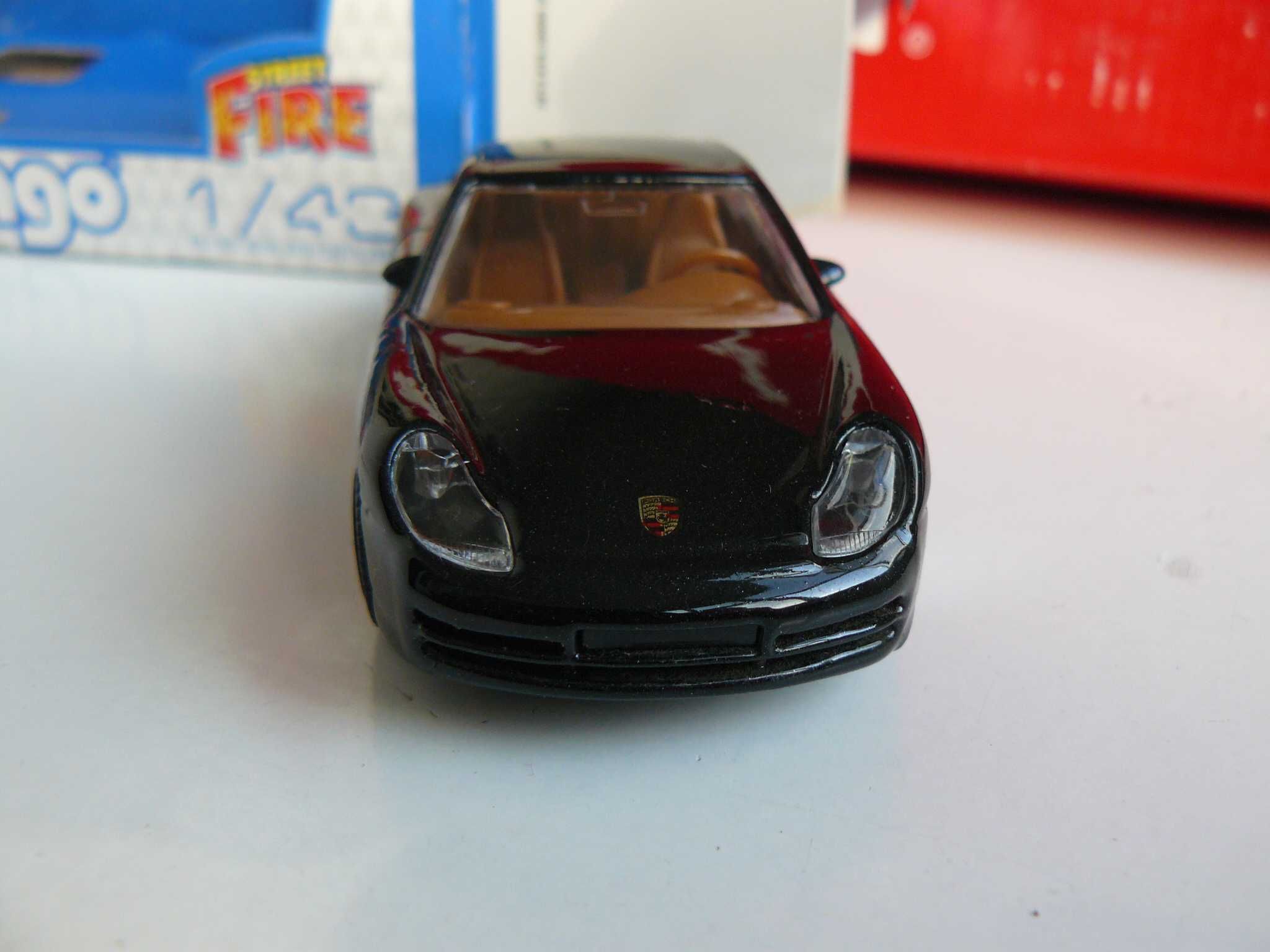 Macheta Auto PORSCHE 911 CARRERA 4,Noua,produs Bburago, scara1:43