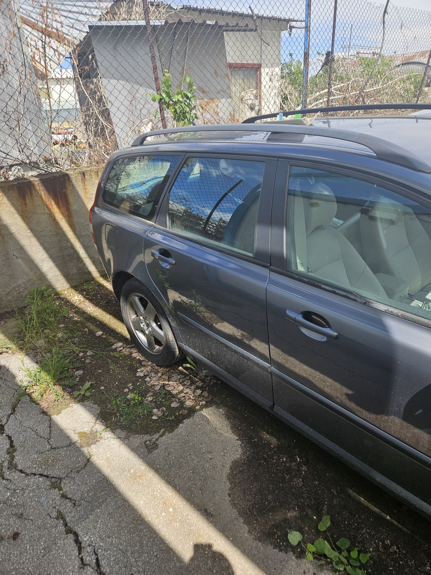 Продавам Volvo v50 ЦЯЛО!!!