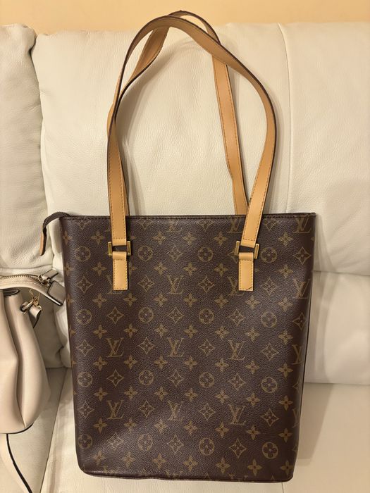 Дамски чанти по 20 лв. всяка