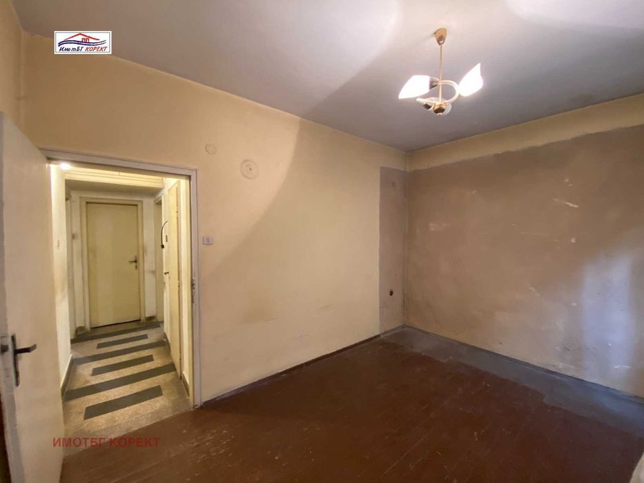 Дава се под наем Тристаен апартамент в София, Лозенец - 90 кв.м за 347000 € - Снимка #2