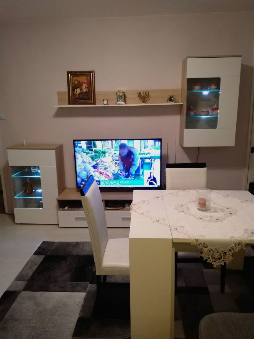 Тристаен с 2 спални,обзаведен район Първо кметство
