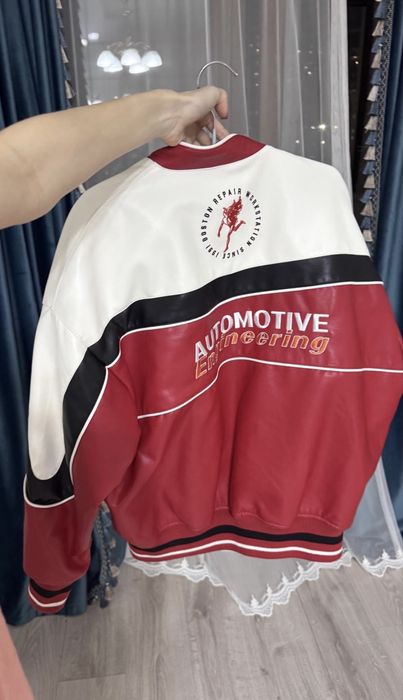 Кожаная куртка / бомбер