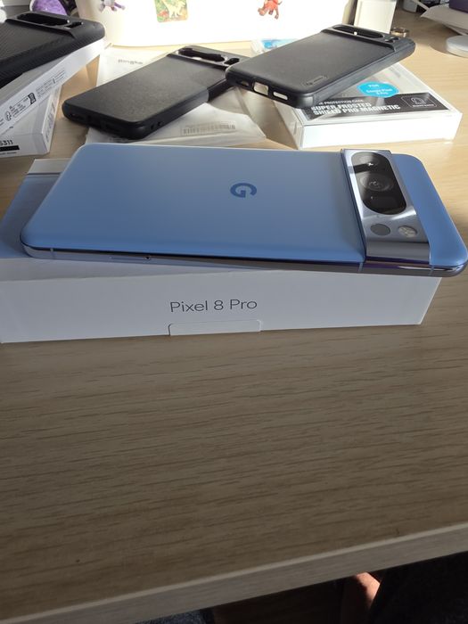 Google Pixel 8 pro 128GB Bay + 4 хубави калъфчета