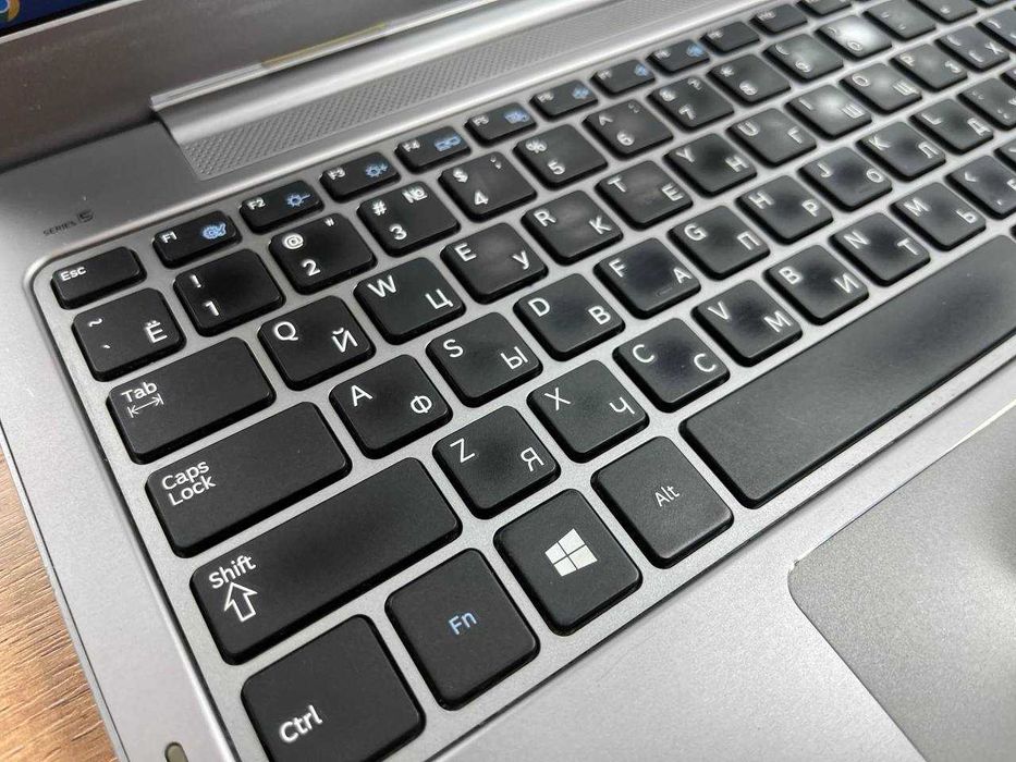 Для офисных работ SAMSUNG NP535 Amd A6/ОЗУ 4/SSD 128