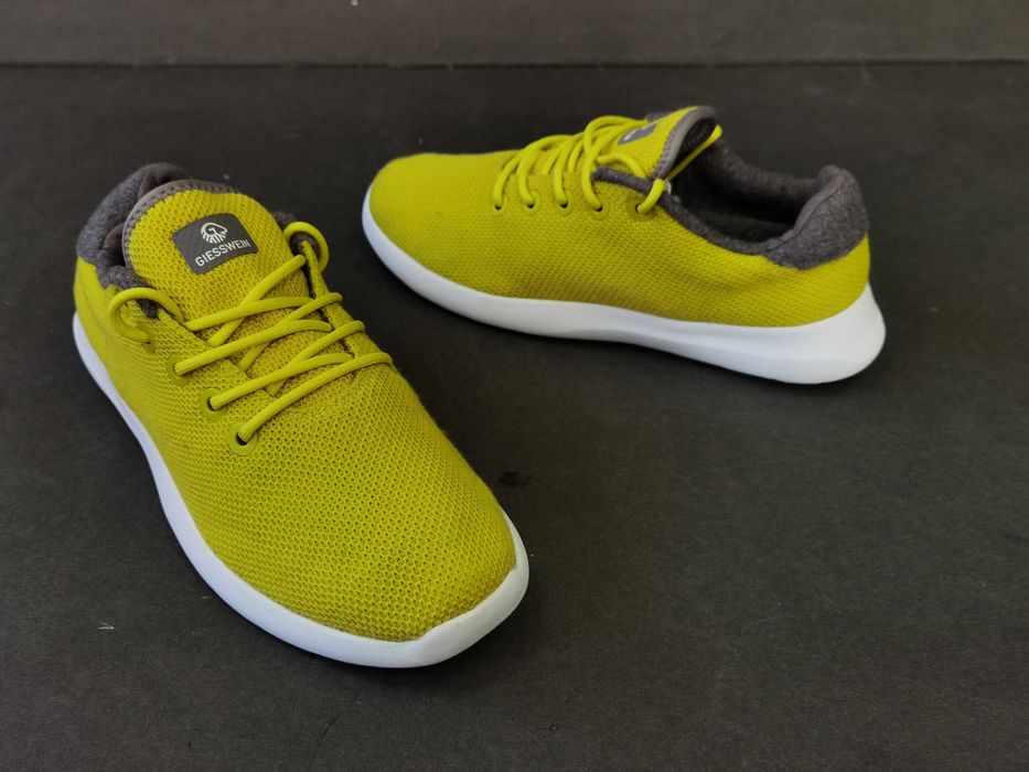 Adidasi alergare  41 42 GEISSWEIN- Elvetia Lana Merino 750 Ron Ca NOI