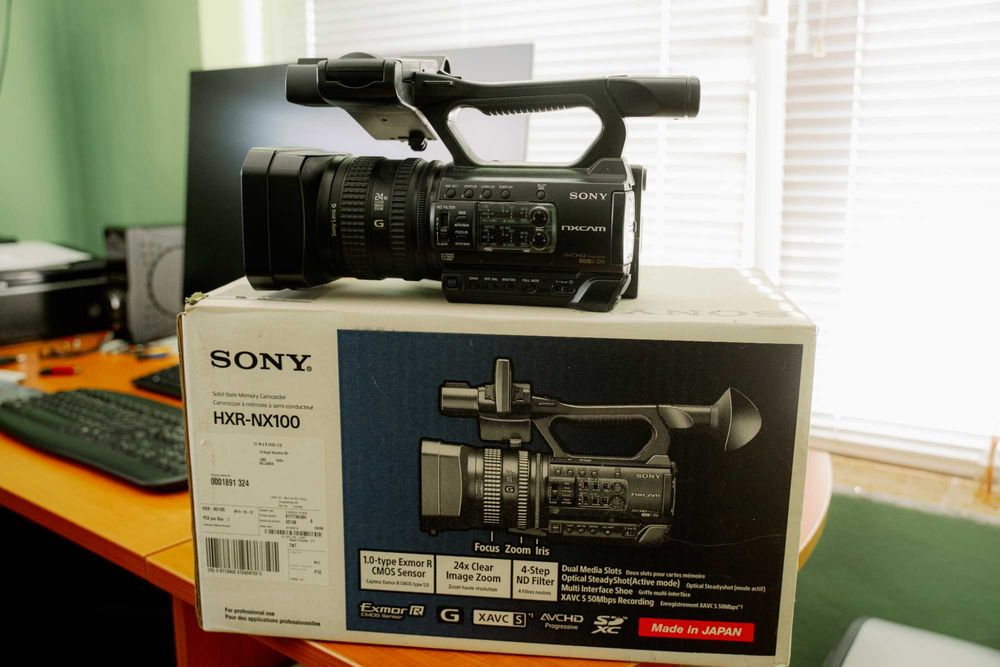 видеокамера Sony  NX 100