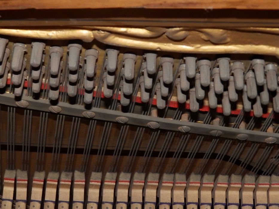 Много старо и запазено пиано C.H.BORNKESSEL