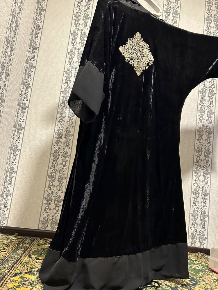 Barxatniy abaya sotiladi