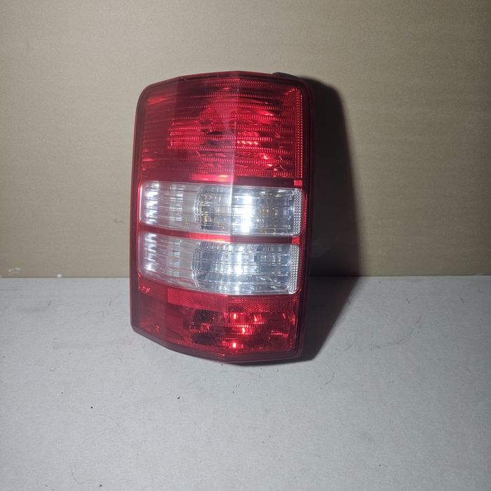 ляв стоп за Jeep Liberty