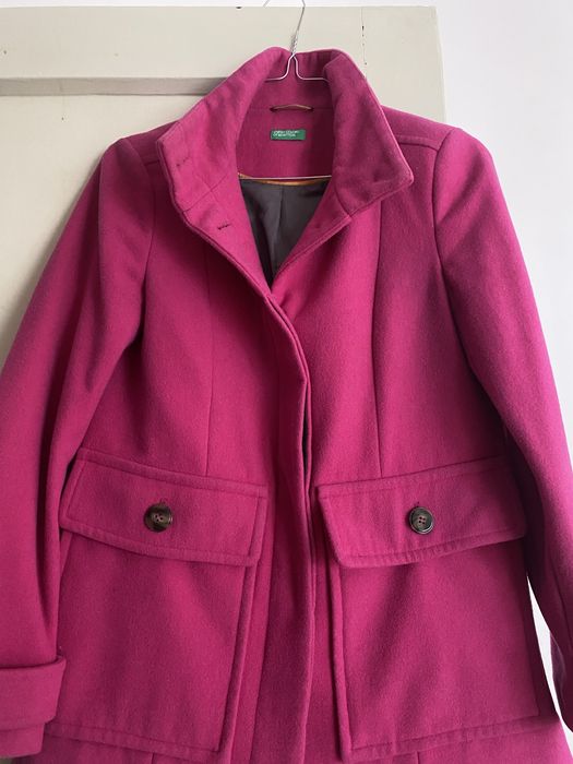 Вълнено цикламено палто Benetton