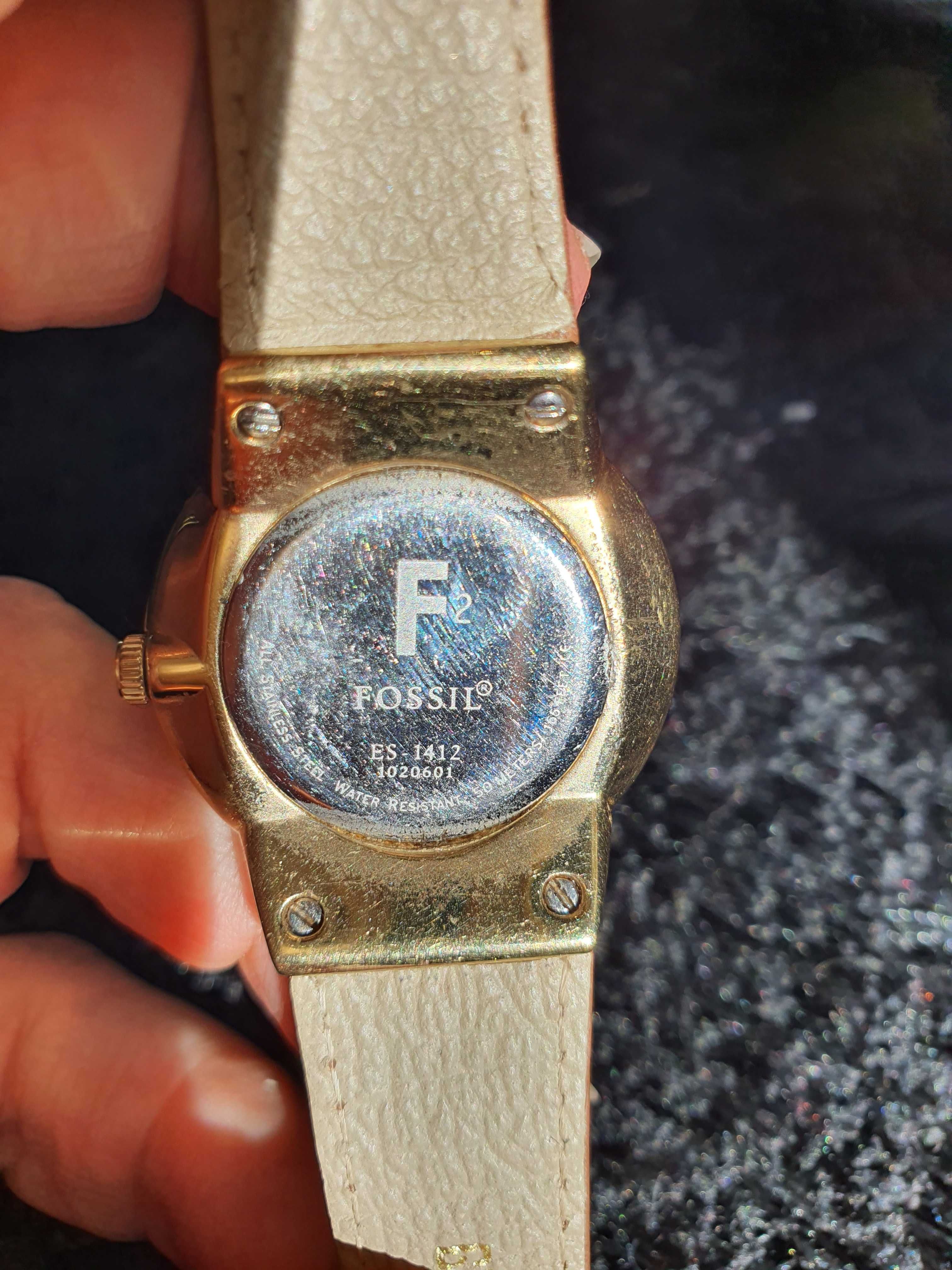 Часовник на марката Фосил  FOSSIL