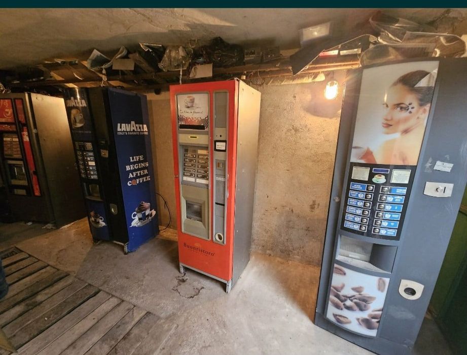 Продавам 2 броя вендинг кафе машини Венеция ЛХ