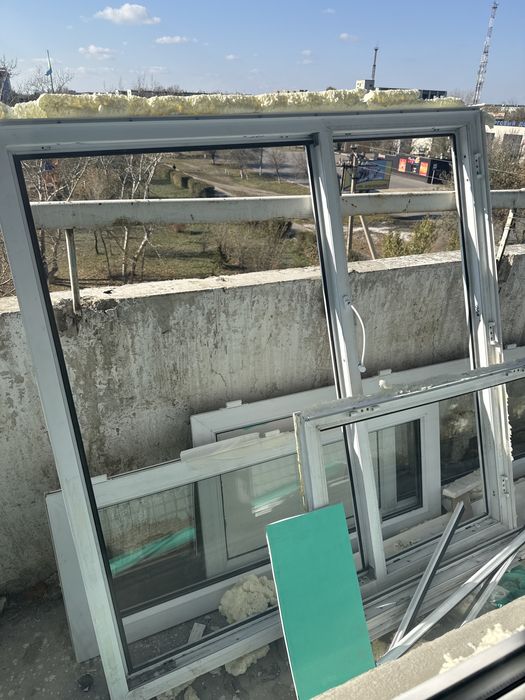 Оконную раму б/у