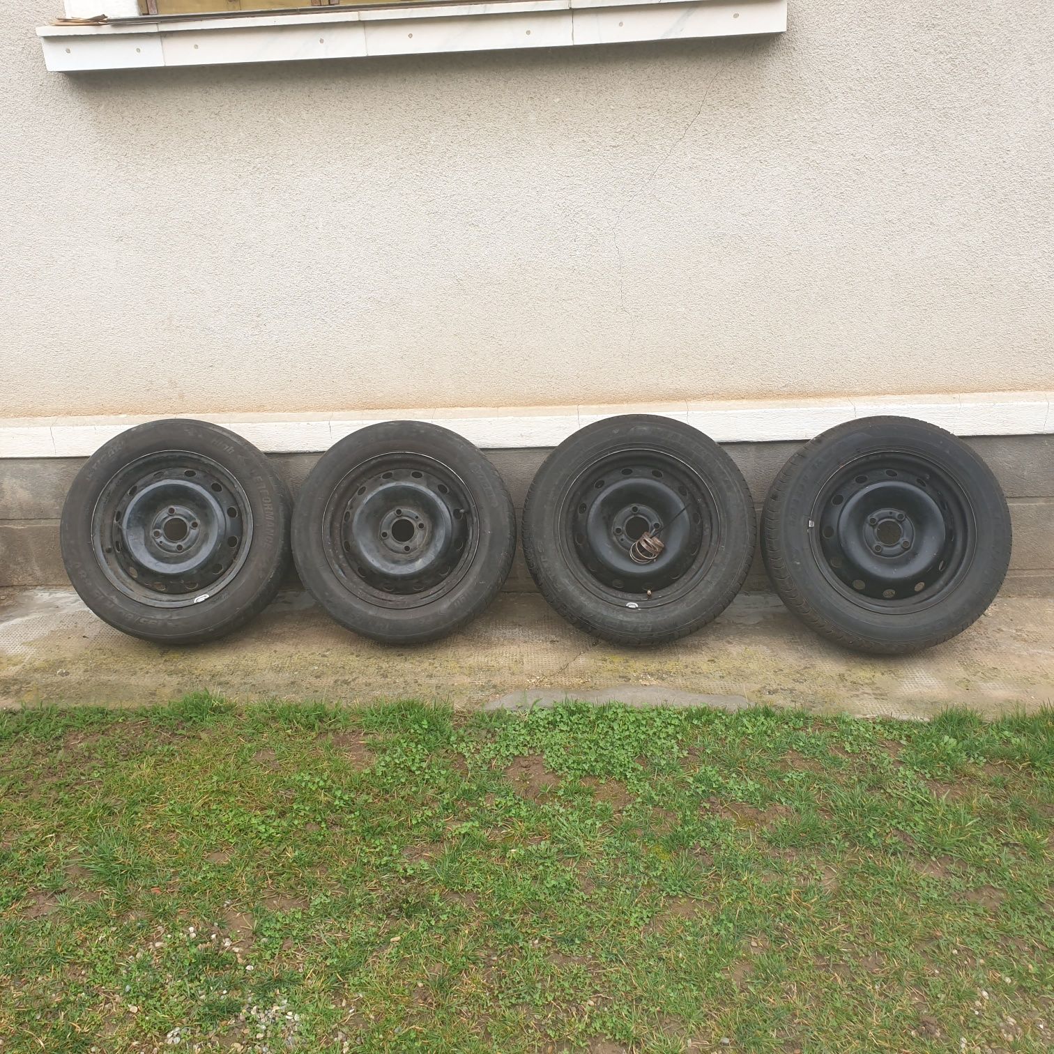 Vand anvelope de vara