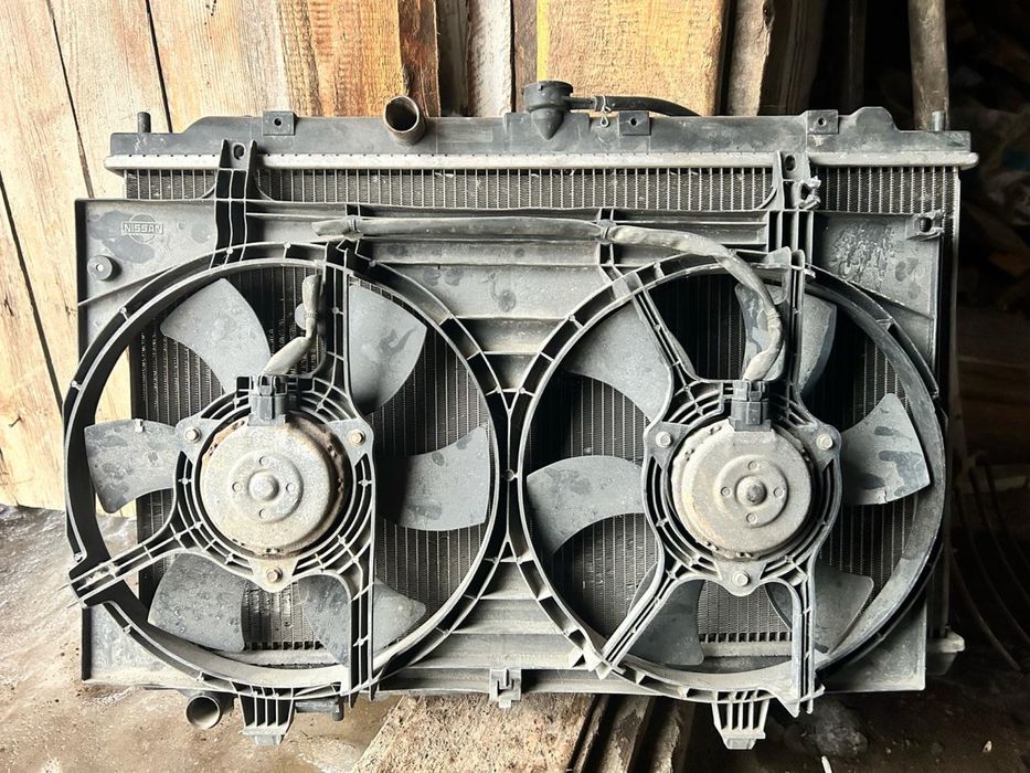 Радиатор от Ниссан тино