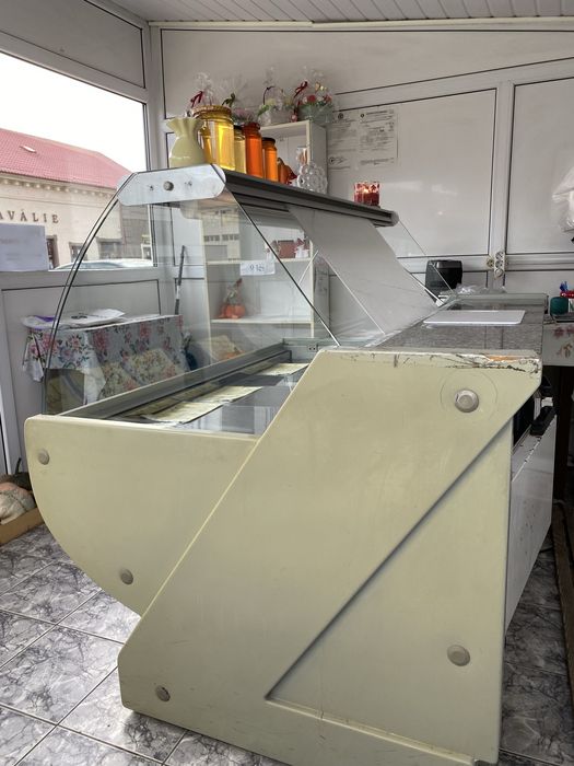 Vitrină frigorifică