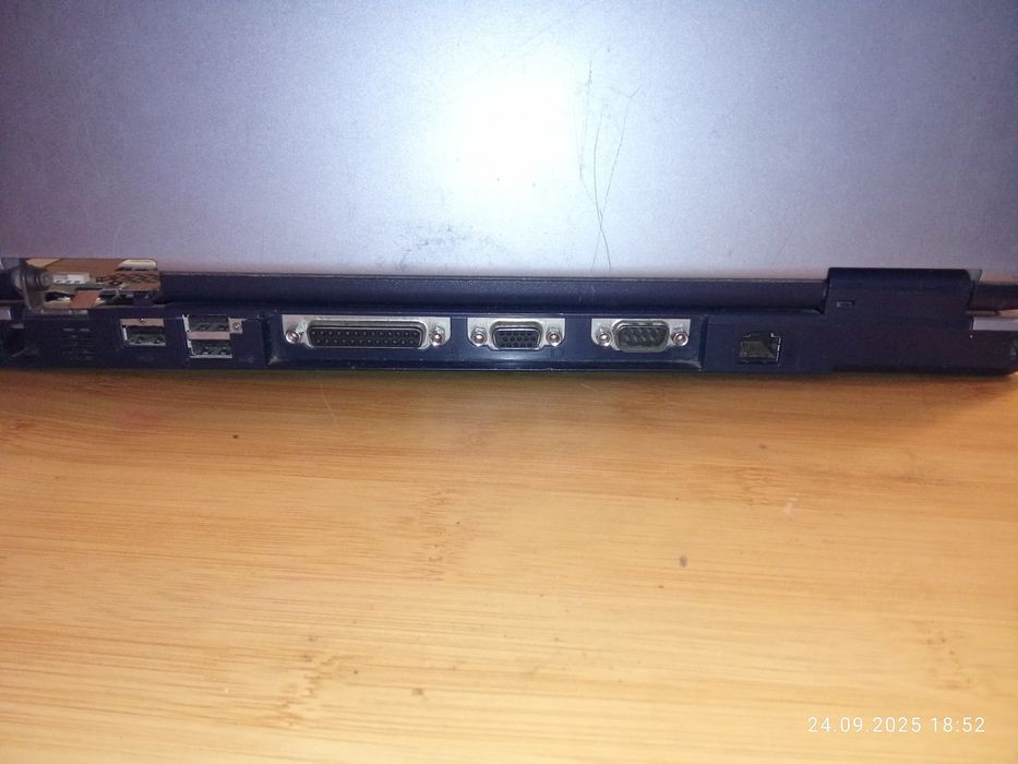 Laptop Fujitsu Siemens Lifebook C1320 – retro, funcțional, Windows 10