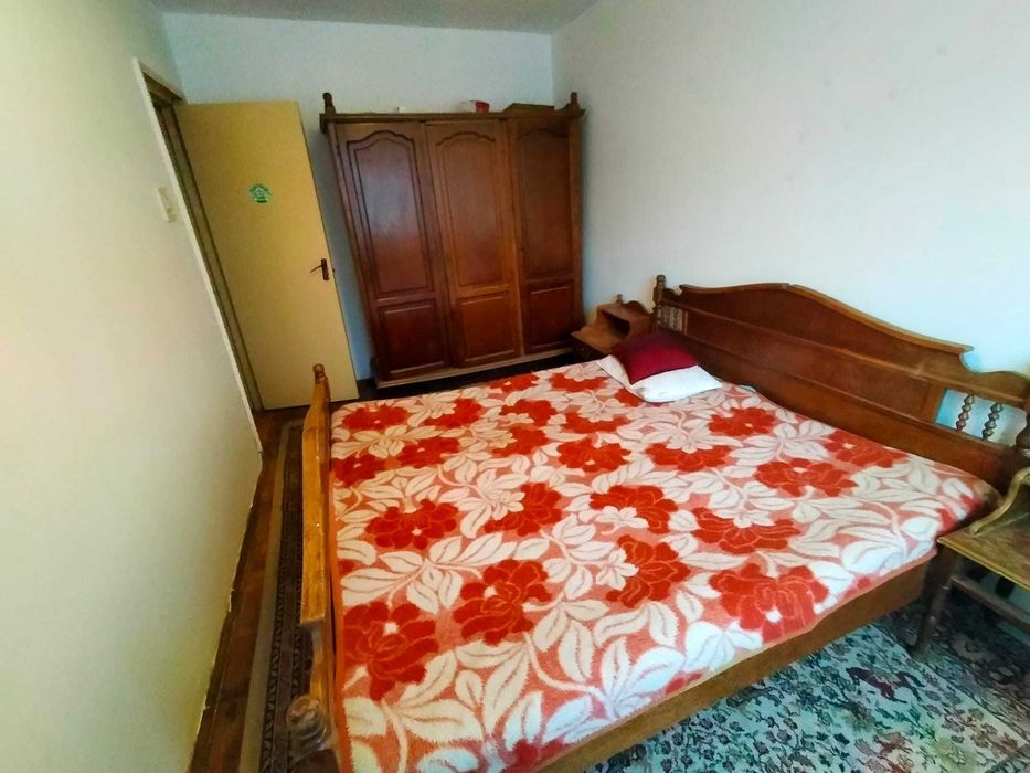 Vand ap 4 camere 89900E neg Zona Dacia