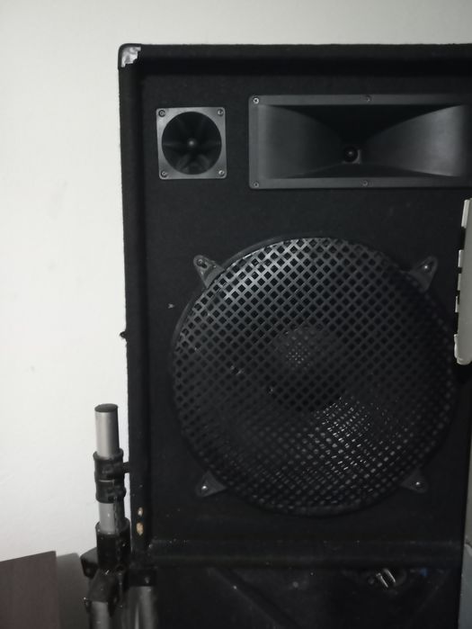 Vând boxe mixar amplificator